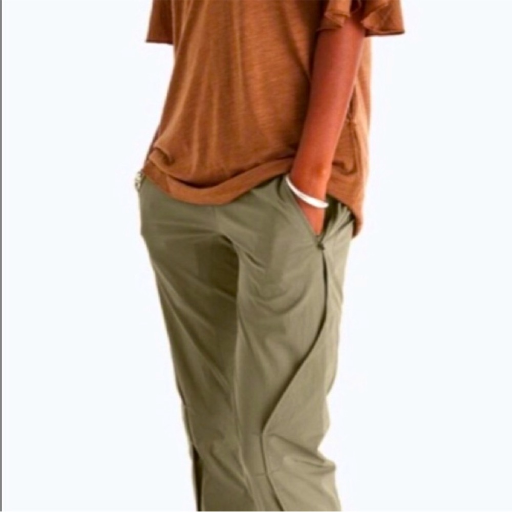 Paskho pants with wave detailing